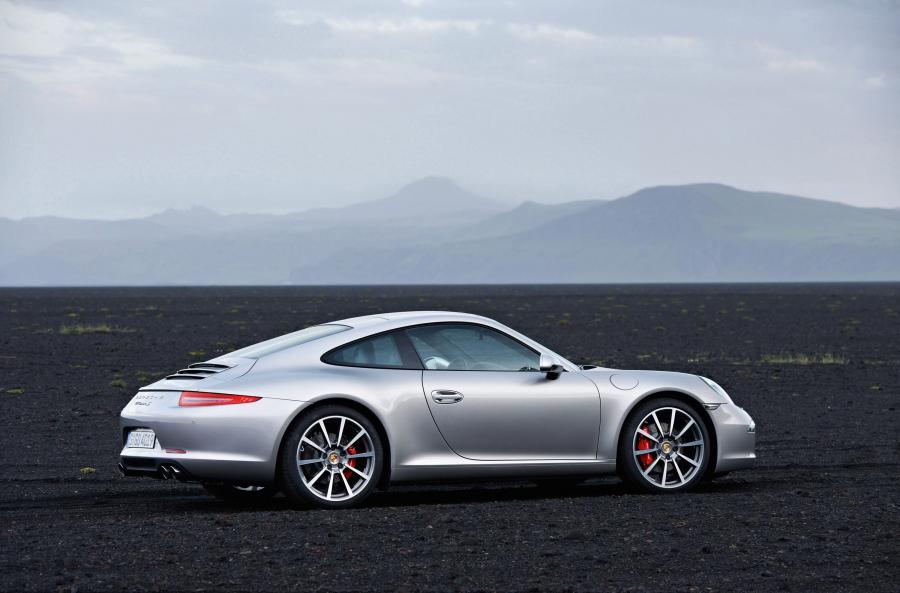  Porsche 911 Carrera 2011 года  (фото 32 из 47)